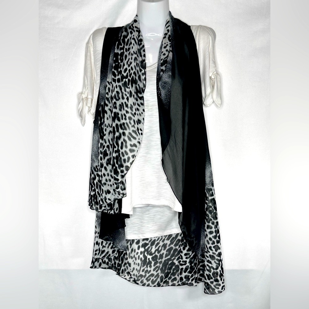 Chiffon Vest Black  Cheetah Lightweight, Flattering And Versatile Sz O/S‎